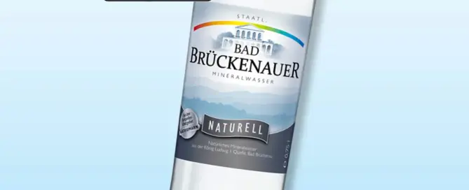Grafik zu Öko-Test-Magazin 07/25 mit einer Flasche Bad Brückenauer Naturell und der Bestnote Sehr gut